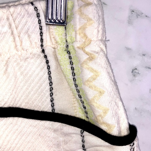 4 for $25 LOU & GREY Colorful Embroidered Shorts - Picture 3 of 5